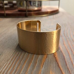 Universal Thread Hammered Cuff